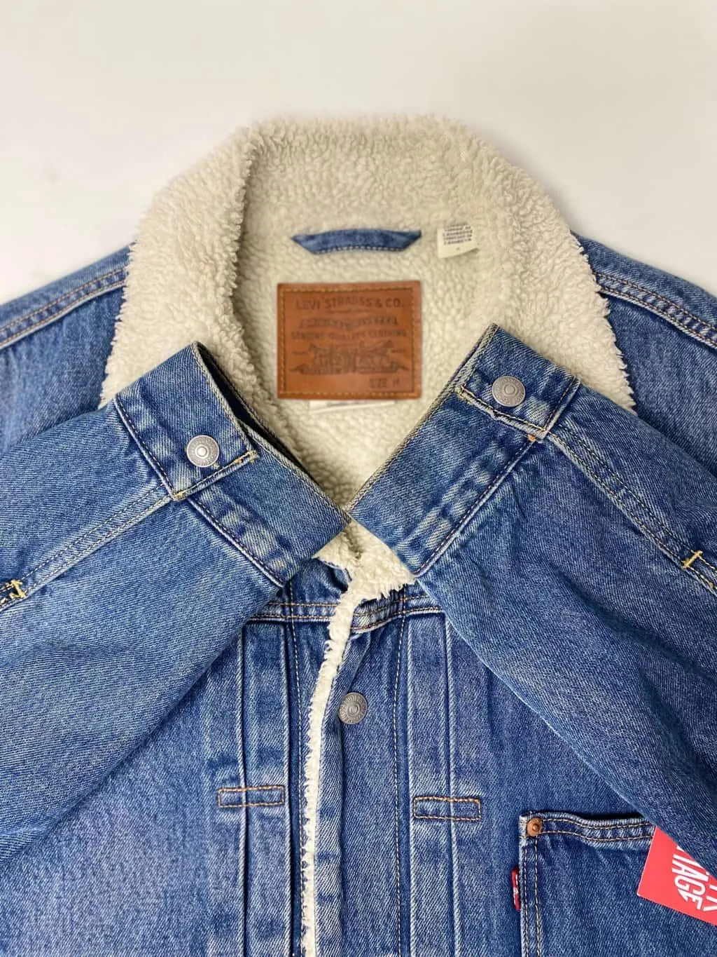 Men’s Levis premium type 1 sherpa trucker jacket – Medium