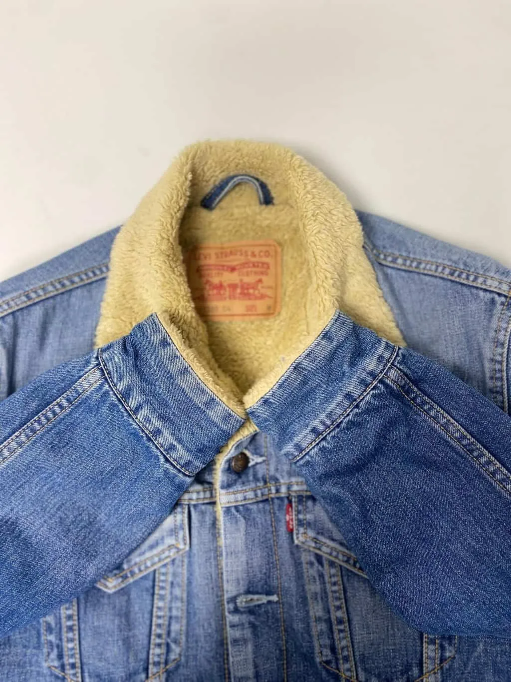 Men’s vintage Levis 71550 sherpa denim jacket – Medium