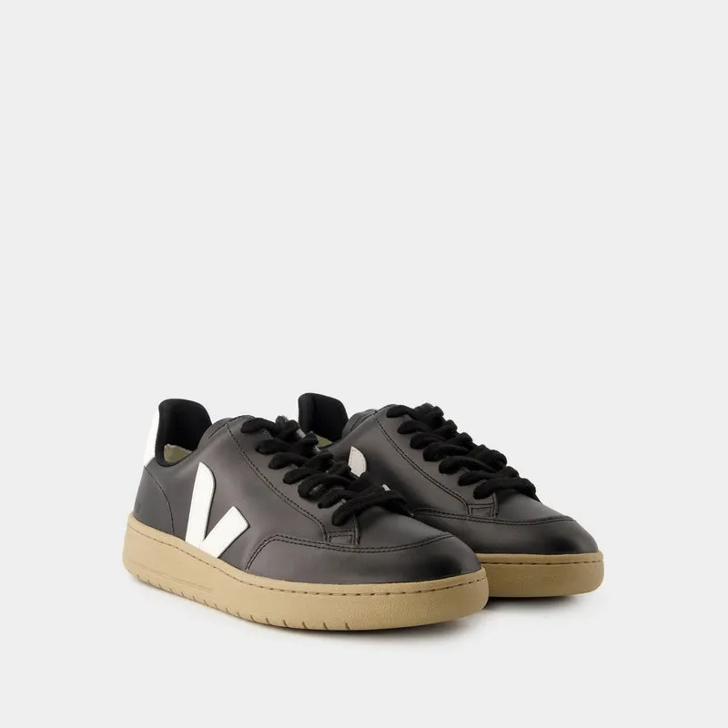 V-12 Sneakers - Veja - Leather - Black/White