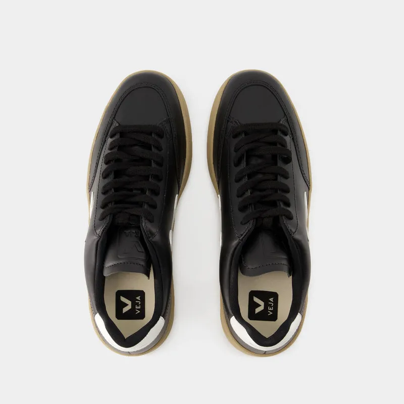 V-12 Sneakers - Veja - Leather - Black/White