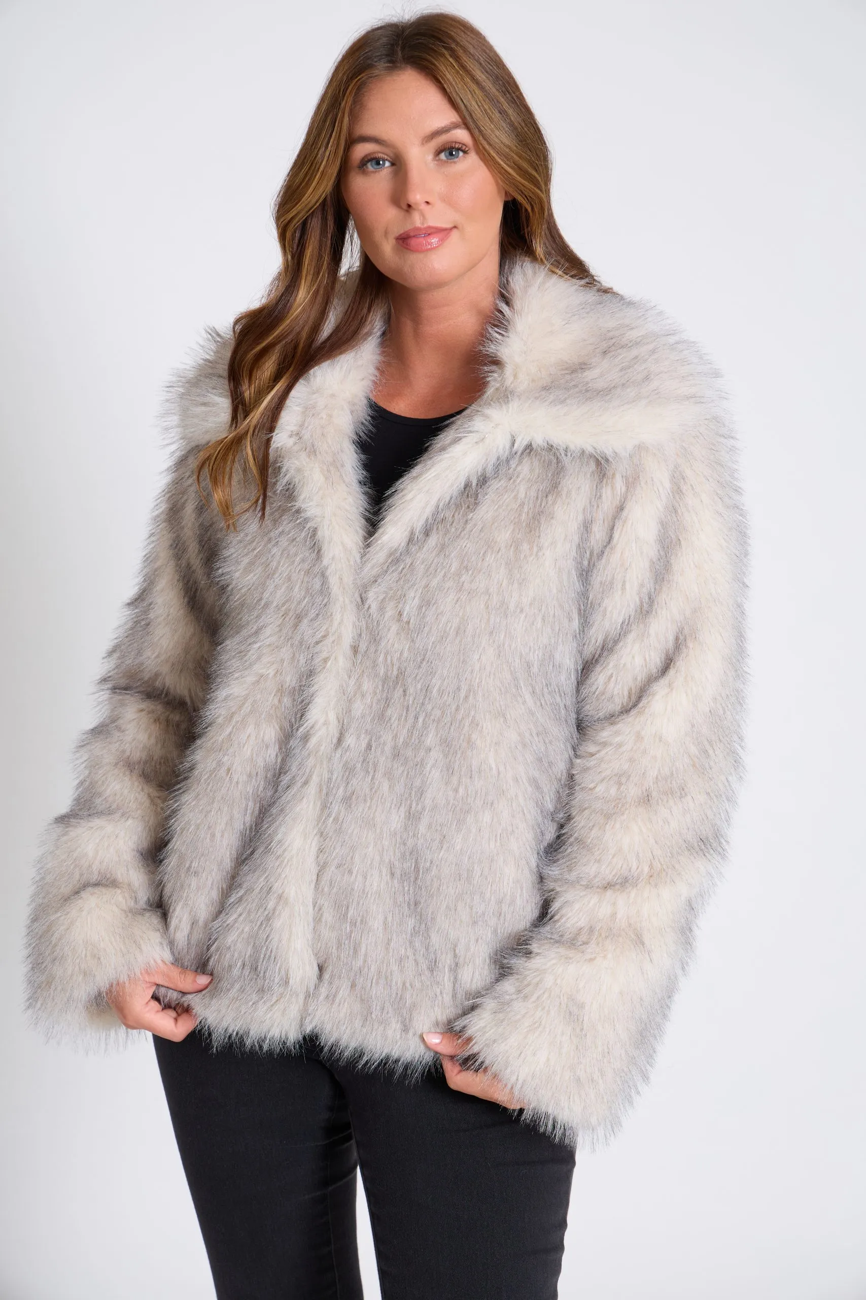 Women’s Luxurious Soft Faux Fur Short Jacket